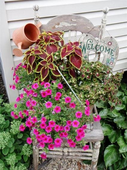 50 Planted Garden Chairs: A gallery | Flea Market Gardening