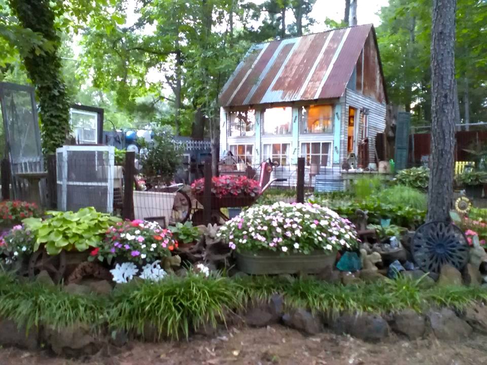 50 Flea Market cottages and sheds: A gallery | Flea Market Gardening