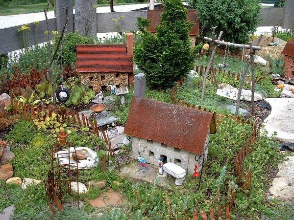 Fifty Fleamarket-style Fairy Gardens – Flea Market Gardening