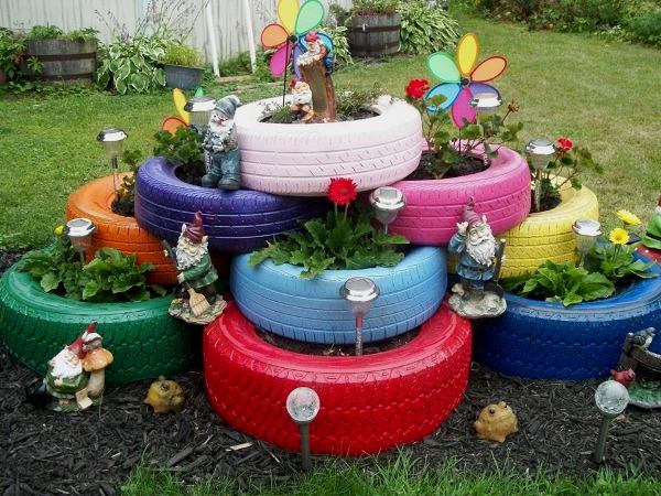 Kute and Kitsch in the garden | Flea Market Gardening | Flea Market ...